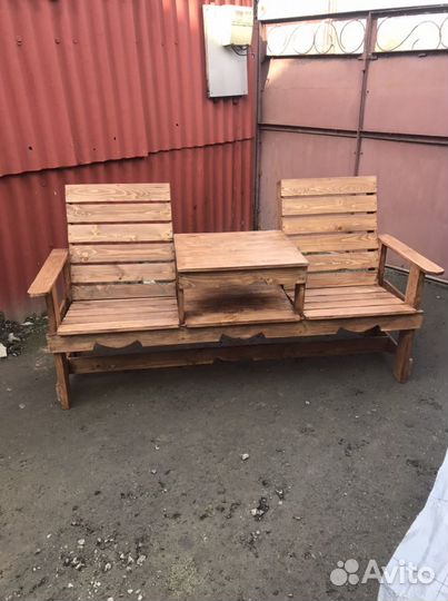 Лавочка на двоих