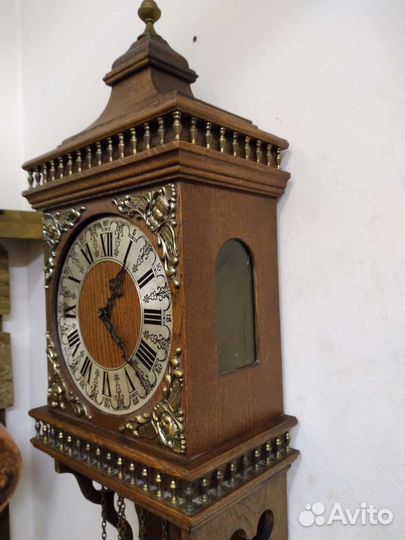 Старинные часы с четвертным боем