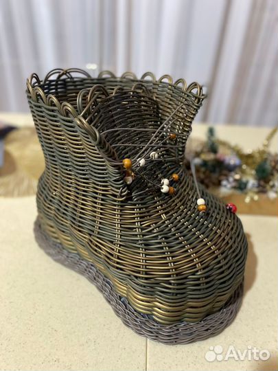 Кашпо башмак из ротанга