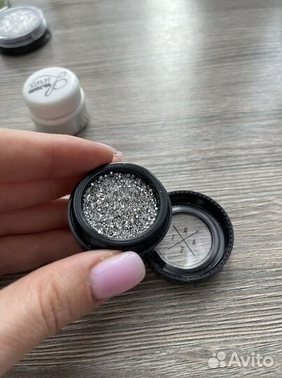 Для дизайна ногтей