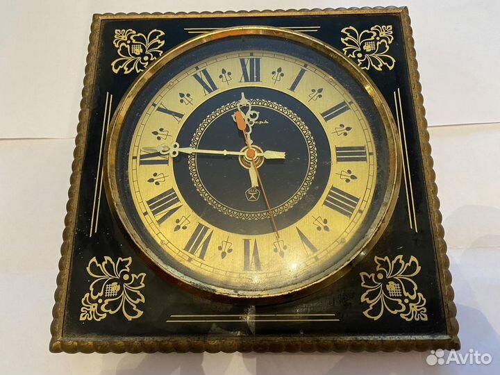 Часы настенные СССР янтарь