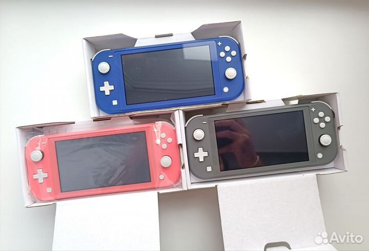 Nintendo Switch Lite + 20 игр