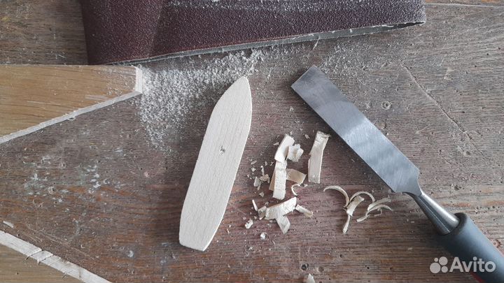 Модель парусника из дерева