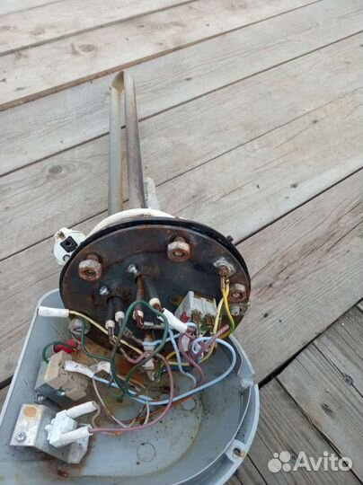 Бойлер водонагреватель De lux