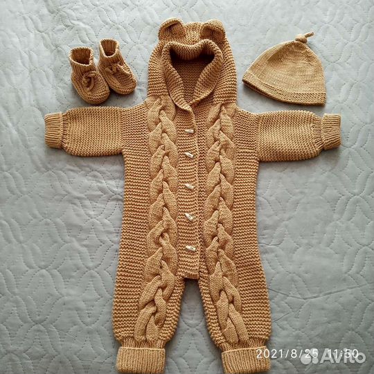 Вязаный комплект для новорожденного