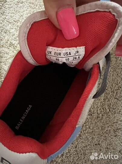 Кроссовки новые