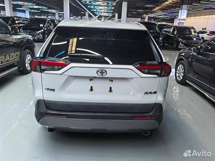 Toyota RAV4 2.5 AT, 2021, 32 000 км