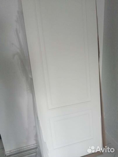 Белая дверь 700 эмаль