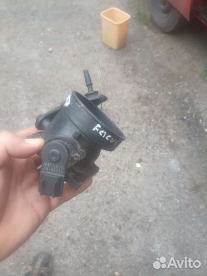 Ford focus 1.1.8 дросильноя заслонка