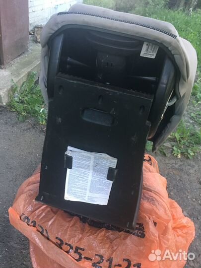 Автомобильное кресло chicco