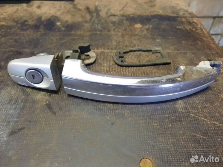 Ручка двери передняя правая Ford Focus 2