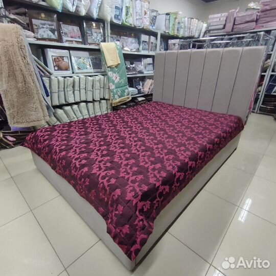 Стеганое велюровые покрывало