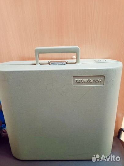 Печатная машинка Remington на английском языке