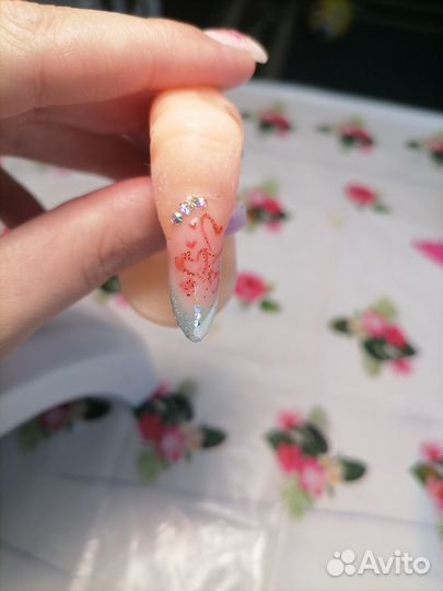 Модель на маникюр