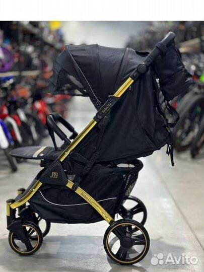 Коляска прогулочная всесезонная лёгкая