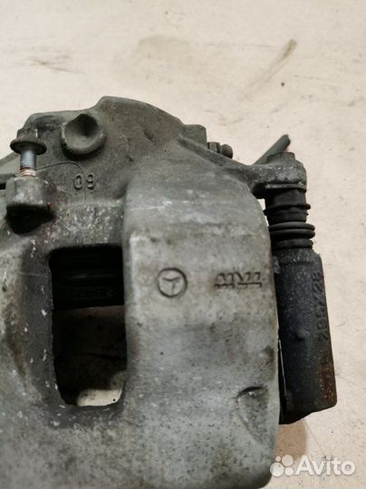 Суппорт тормозной передний правый Mercedes-Benz