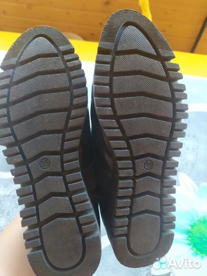 Продам ботинки на девочку 35 размера фирма Котофей