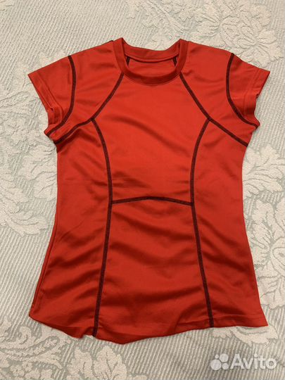 Спортивные штаны и футболка