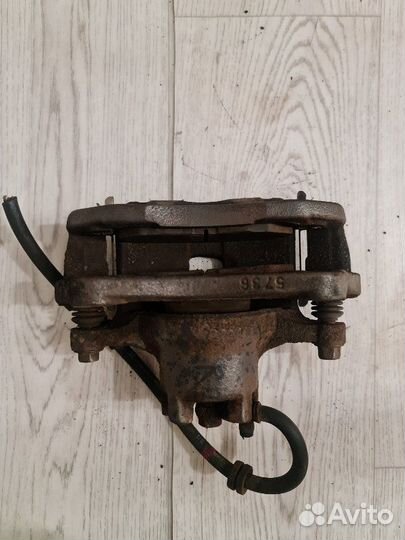 Суппорт передний правый Mitsubishi Lancer 10 CX3A