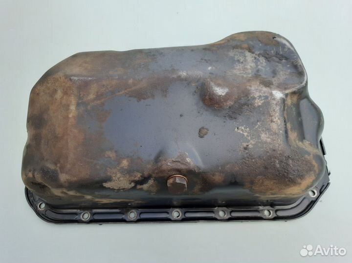 Поддон двигателя Volkswagen Passat B3
