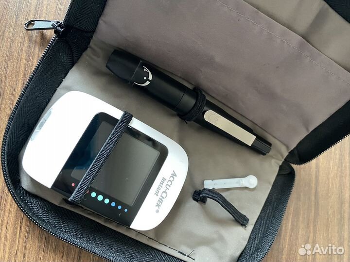 Глюкометр Accu chek Instant