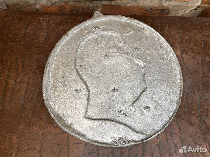 Сталин барельеф