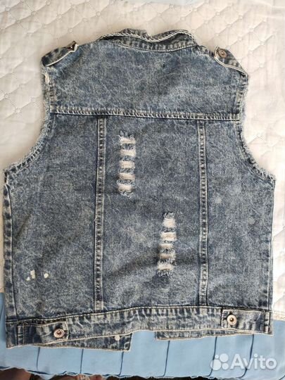 Джинсовая жилетка