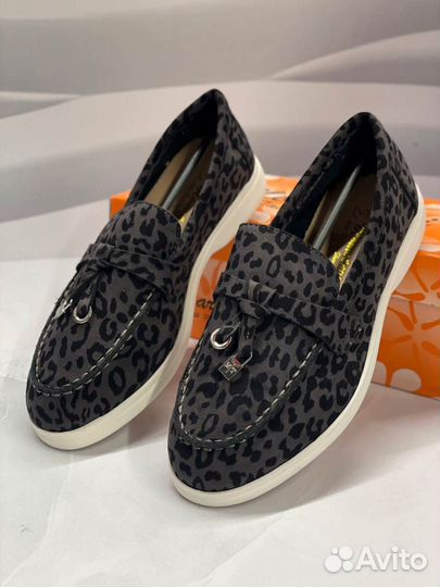 Лоферы женские