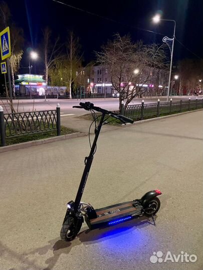 Электро самокат kugo m4