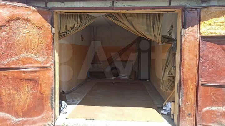 Гараж, > 30 м²