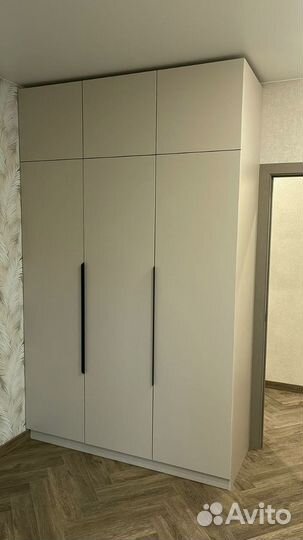 Шкаф на заказ распашной