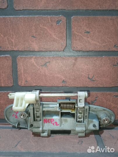 Ручка двери внешняя toyota platz NCP12 1NZ-FE RR/LH