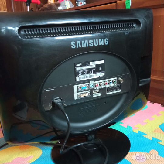 Монитор Samsung