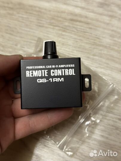 Регулятор уровня баса/громкости