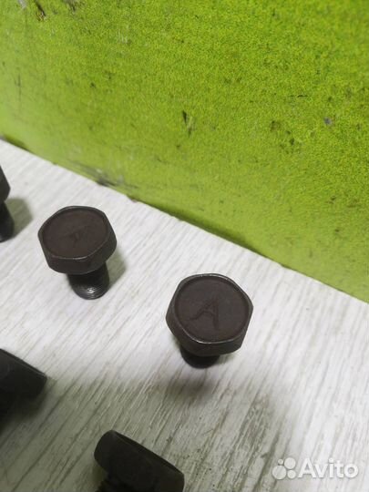 Болт маховика Мазда Протеже 323 Фамилия