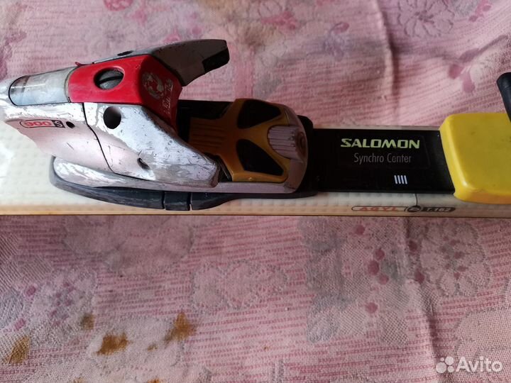 Горные лыжи с ботинками и креплением