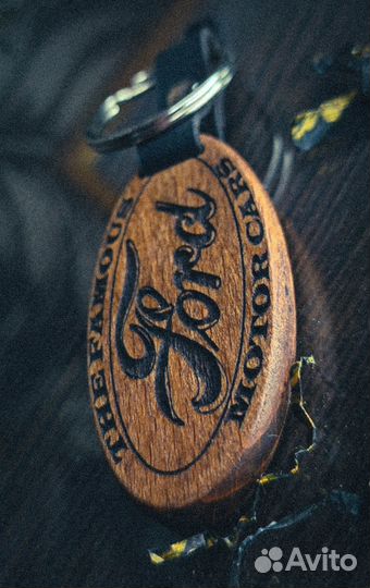 Деревянный брелок Ford