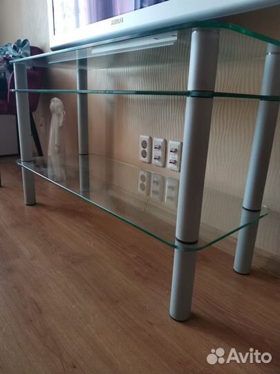 Стеклянная тумба под тв