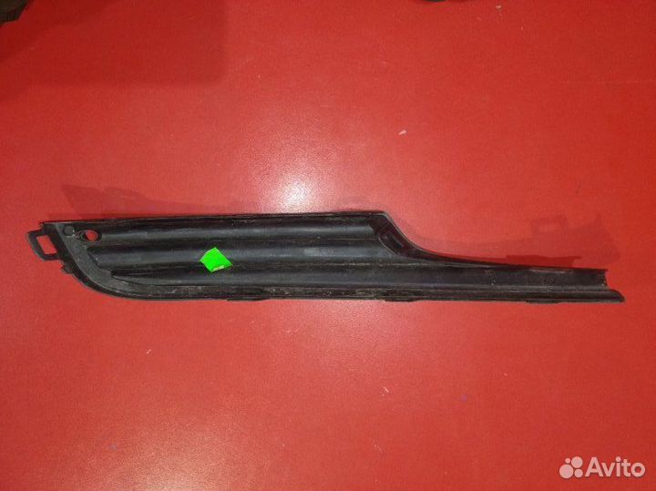 Накладка противотуманной фары передняя левая