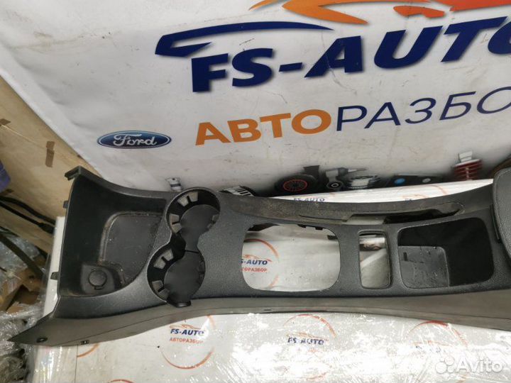 Подлокотник Kia Sportage 2 2.0 G4GC 2005