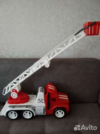 Машина пожарная новая