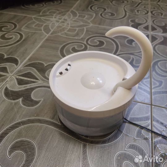 Поилка для кошек и собак