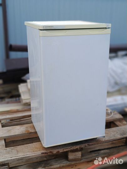 Продам маленький холодильник