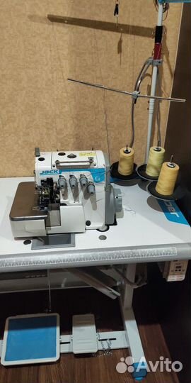 Оверлок 5-ниточный промышленный Jack e3