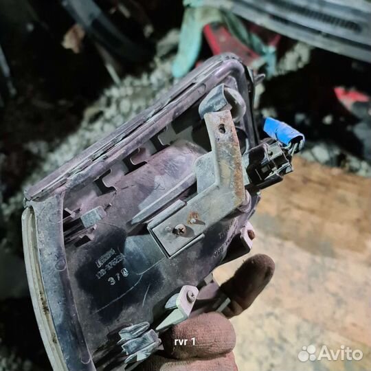 Правый поворотник Mitsubishi rvr