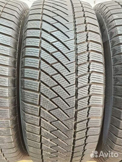 Continental ContiVikingContact 6 235/60 R17 97V