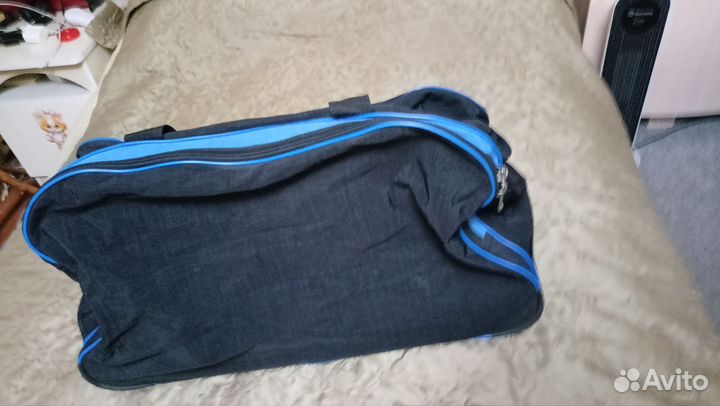 Большая сумка на колесиках 