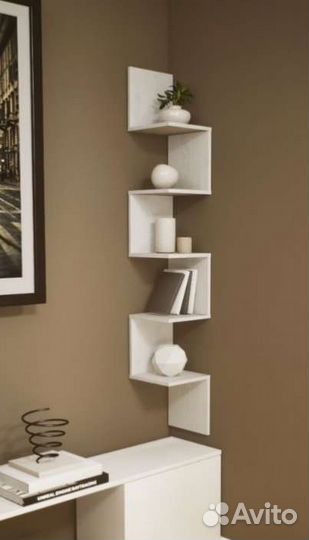 Новая угловая полочка, цвет белый, в упаковке