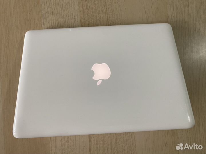 Apple MacBook