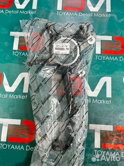 Кулак поворотный передний левый Toyota Land